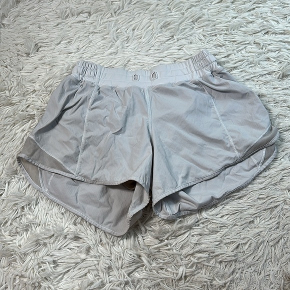 Lululemon Hotty Hot Short (Long) 4" White - Picture 1 of 7